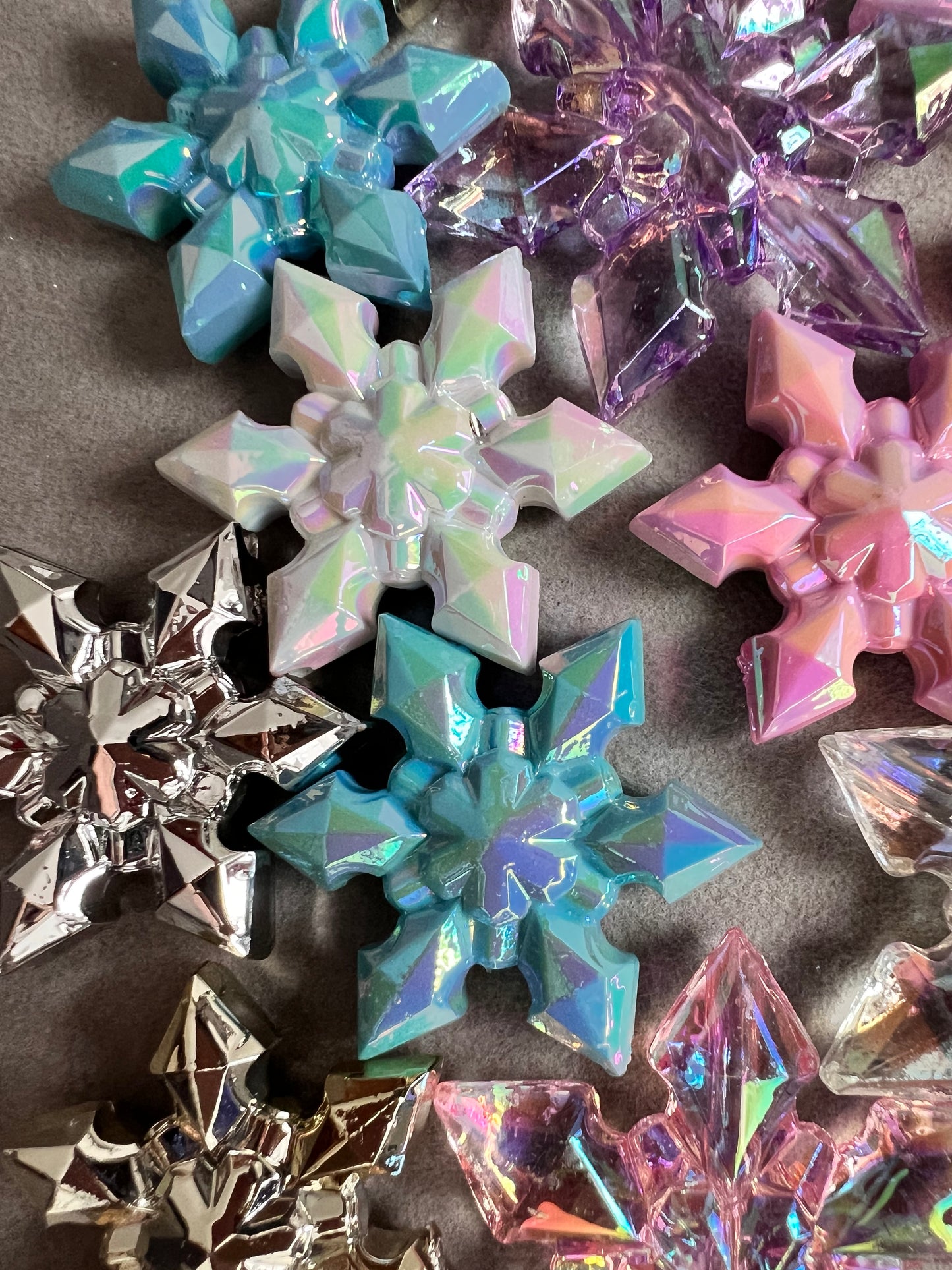 [SNFl88a] Snowflake beads (10pcs 3 large 7 small in a packl