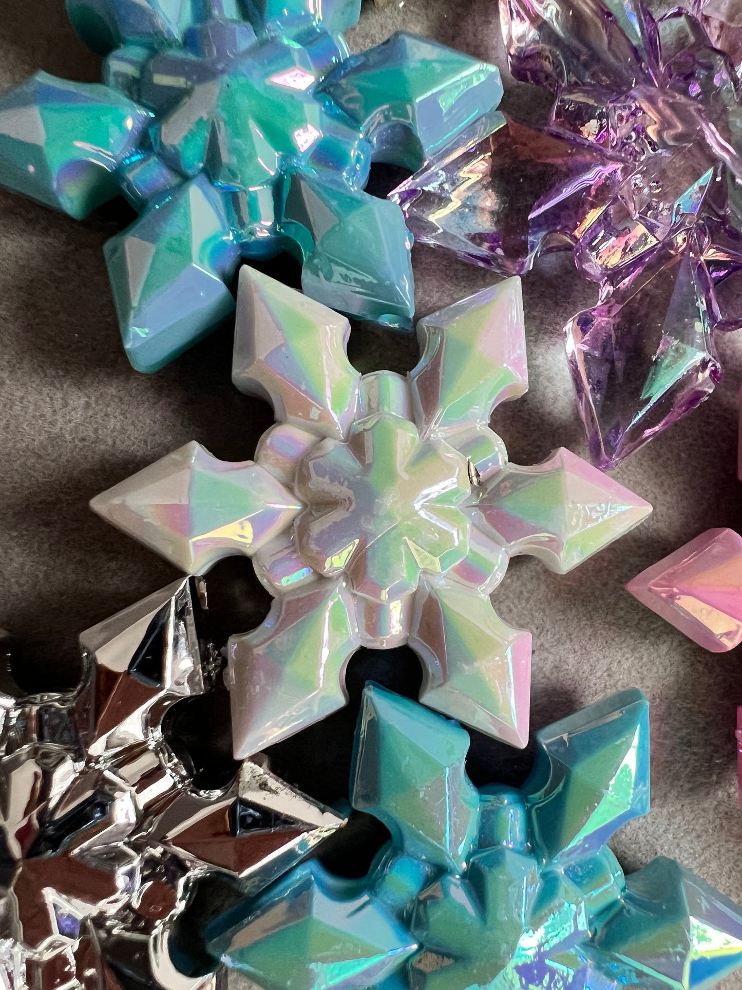 [SNFl88a] Snowflake beads (10pcs 3 large 7 small in a packl