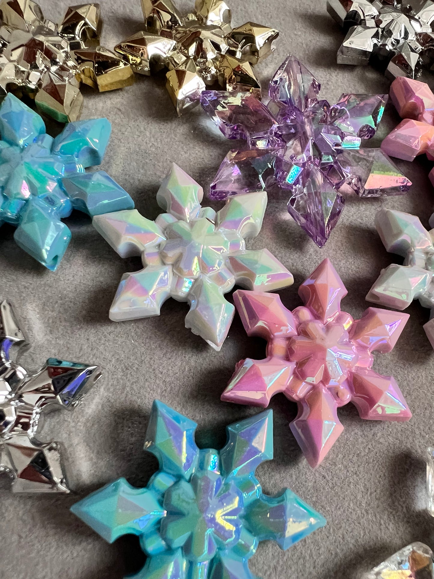 [SNFl88a] Snowflake beads (10pcs 3 large 7 small in a packl