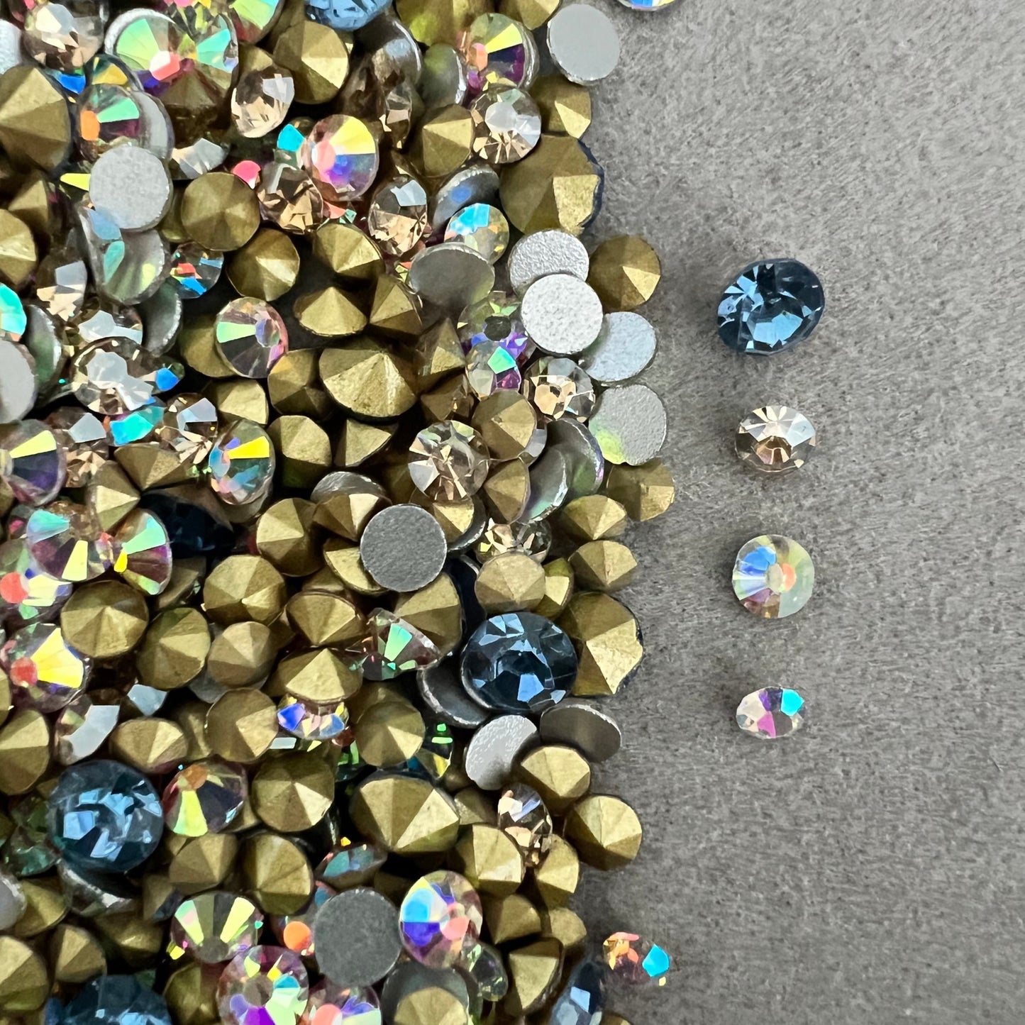 [SD335] Lost Blue K9 mix glass diamonds (1 ting glass jar)