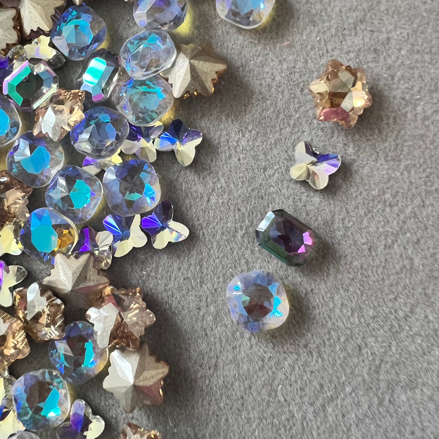 [K9306] Butterfly Aurora K9 Glass Diamonds (1 tiny glass jar)